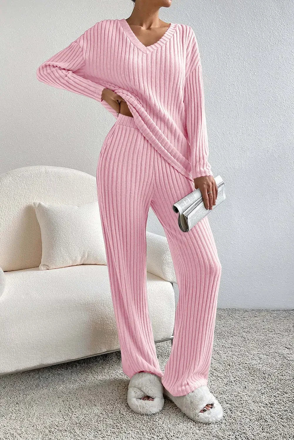 Orletta | Comfortable lounge set with V-neck