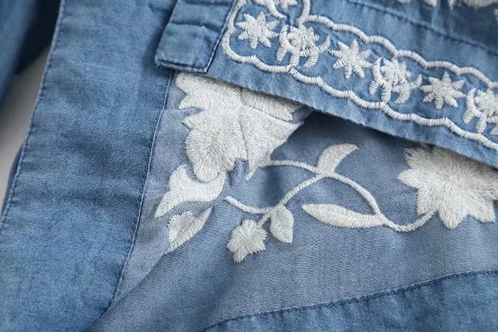 Casey | Elegant vest with refined embroidery