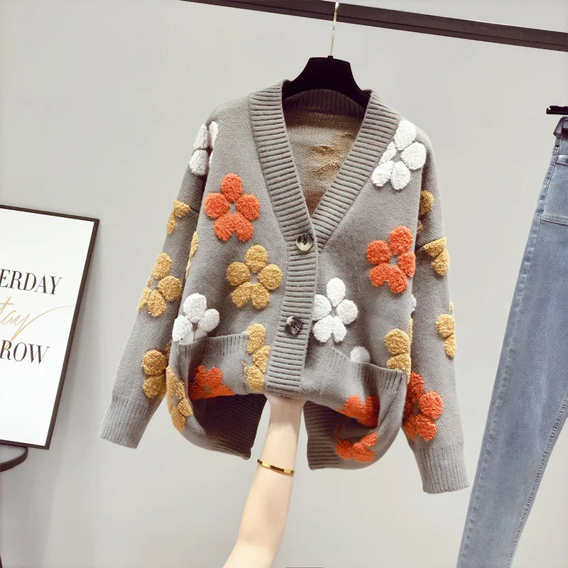 Claudia | Stylish cardigan with floral detail