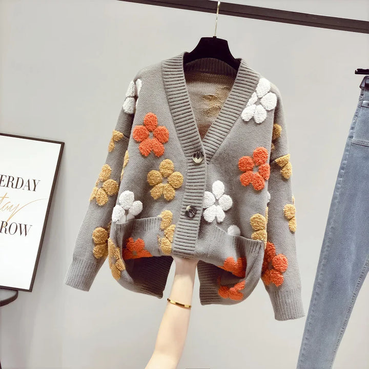 Claudia | Stylish cardigan with floral detail