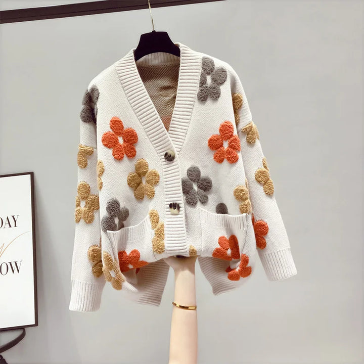 Claudia | Stylish cardigan with floral detail