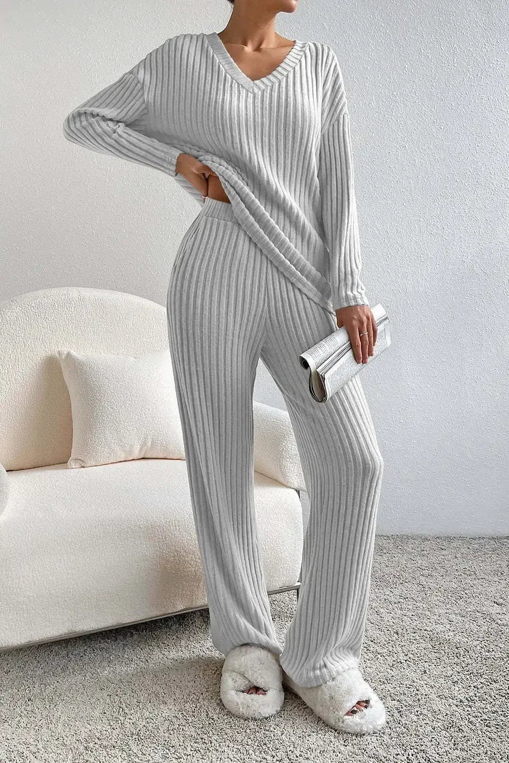 Orletta | Comfortable lounge set with V-neck