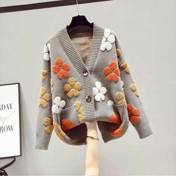 Claudia | Stylish cardigan with floral detail