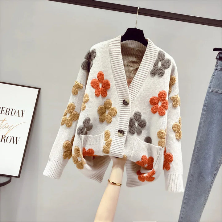 Claudia | Stylish cardigan with floral detail