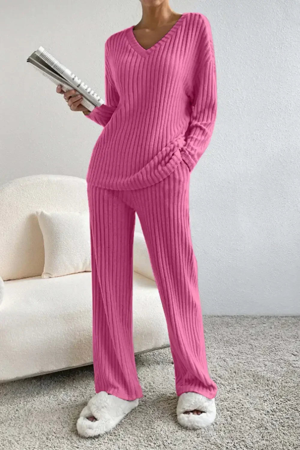 Orletta | Comfortable lounge set with V-neck